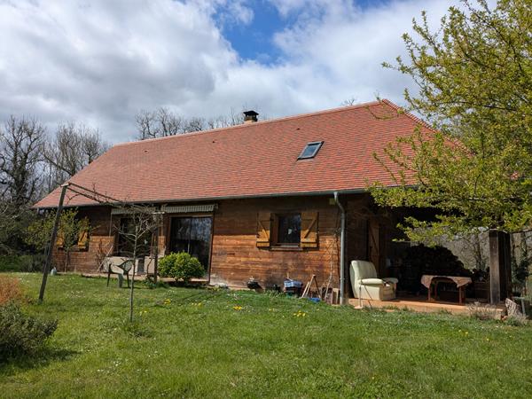 Maison en bois avec dépendance Assier