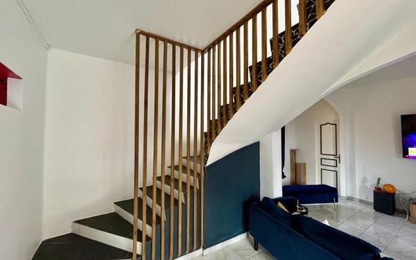 Maison à vendre    6 pièces • 162 m2 Fort-de-France