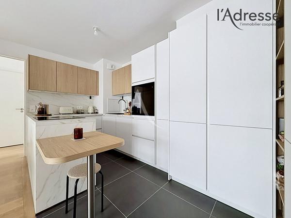 PUTEAUX/ Ampère - Appartement 3/4 pièces 76m² - 1 Terrasse - 1 Cave - 1 Parking