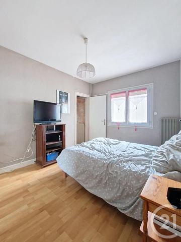 Maison à vendre  5 pièces - 94,73 m2 CEYRAT - 63