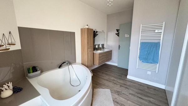 Maison rénovée avec jardin