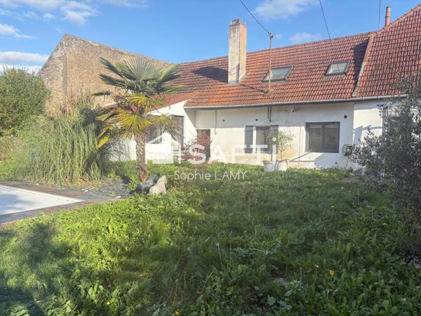 Grande maison rénovée sur parcelle avec piscine