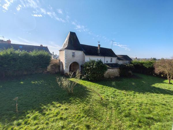 Ancien presbytère  avec ses dépendances et son terrain !