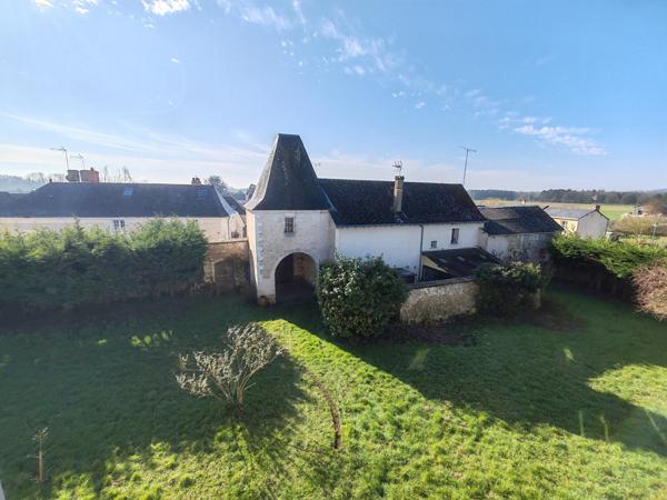 Ancien presbytère  avec ses dépendances et son terrain !