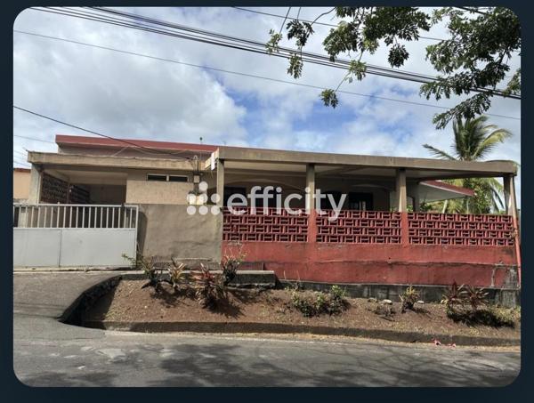 Maison
         10 pièces
        - 210 m² Exclusivité 490 000 € *