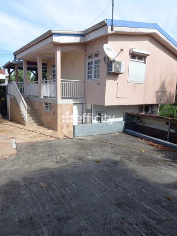 Maison
         10 pièces
        - 210 m² Exclusivité 490 000 € *