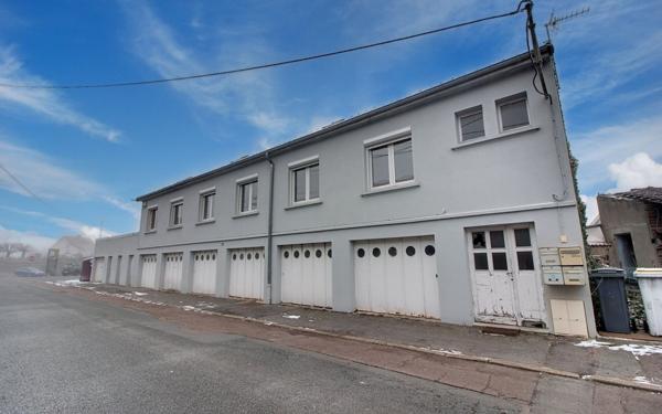 Immeuble à vendre    3 pièces •  Montchanin