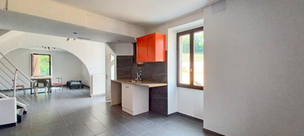 Léaz (01200) maison avec jardin