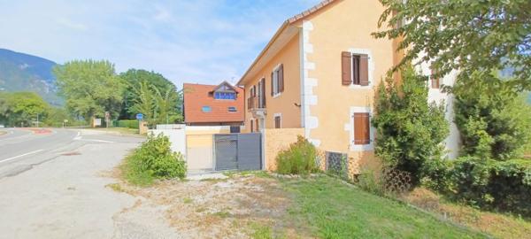 Léaz (01200) maison avec jardin