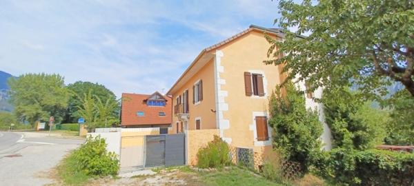 Léaz (01200) maison avec jardin