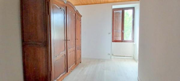 Léaz (01200) maison avec jardin