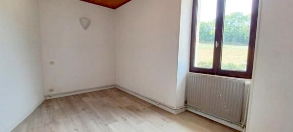 Léaz (01200) maison avec jardin