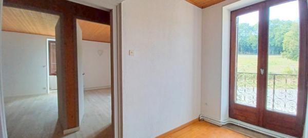 Léaz (01200) maison avec jardin