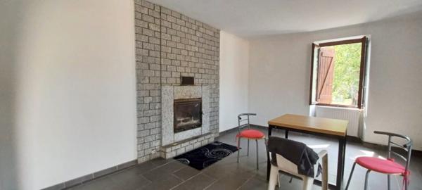 Léaz (01200) maison avec jardin