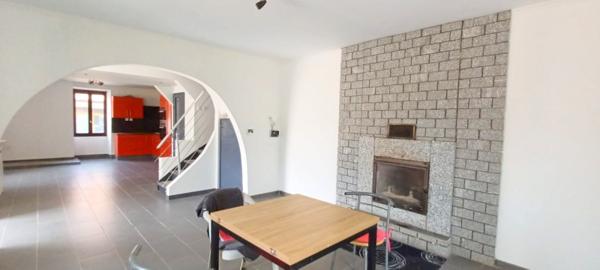 Léaz (01200) maison avec jardin