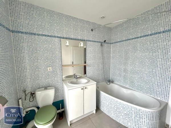 Appartement à louer 3 pièces 62.57m² Bourg-en-Bresse (01000)