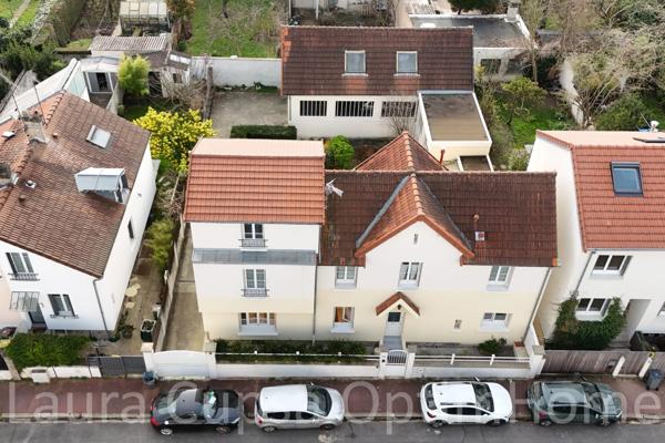 8 MIN RER B ANTONY CENTRE - MAISON 172 M² HABITABLES - 243 M² UTILES - 5 CHAMBRES - TERRAIN 459 M² - BATIMENT GARAGE ATELIER 150 M² - RAVALEMENT AVEC ISOLATION  2024