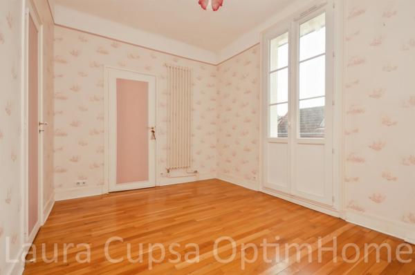 8 MIN RER B ANTONY CENTRE - MAISON 172 M² HABITABLES - 243 M² UTILES - 5 CHAMBRES - TERRAIN 459 M² - BATIMENT GARAGE ATELIER 150 M² - RAVALEMENT AVEC ISOLATION  2024