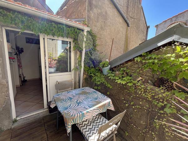 Indre 44610 , maison de pêcheur sur 3 niveaux  2 chambres, terrasse sud