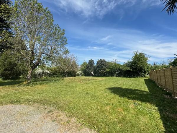Construisez votre avenir sur 1 008 m2 de tranquillité Lava
