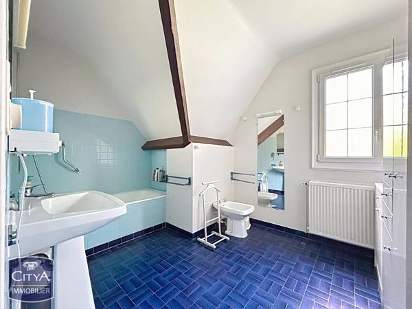 Maison à vendre 10 pièces 216m² Orléans (45100)
