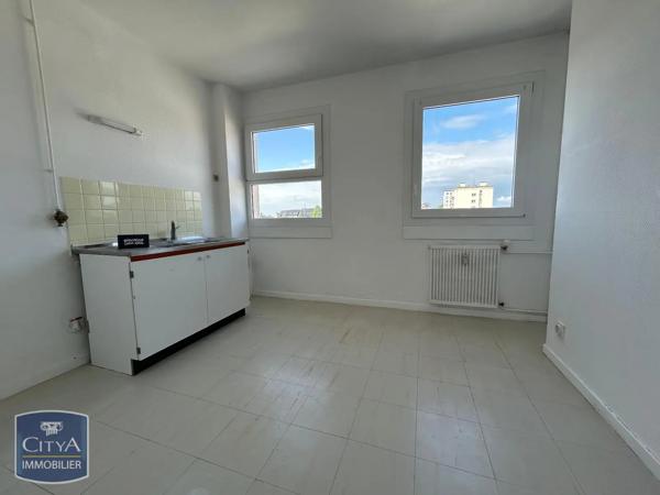 Appartement à louer 2 pièces 49m² Alençon (61000)