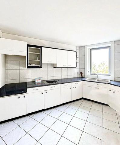 appartement de 86m2 4 pieces au 3e étage dans une résidence sécurisée avec gardien