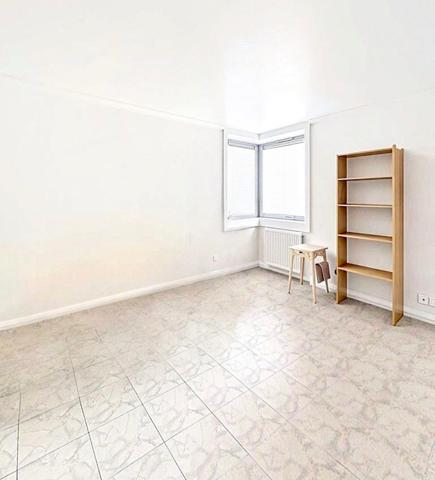 appartement de 86m2 4 pieces au 3e étage dans une résidence sécurisée avec gardien