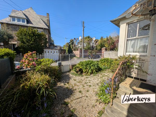 Dinard – Secteur Pionnière / Corbières – Maison en pierre avec jardin clos à deux pas de la plage