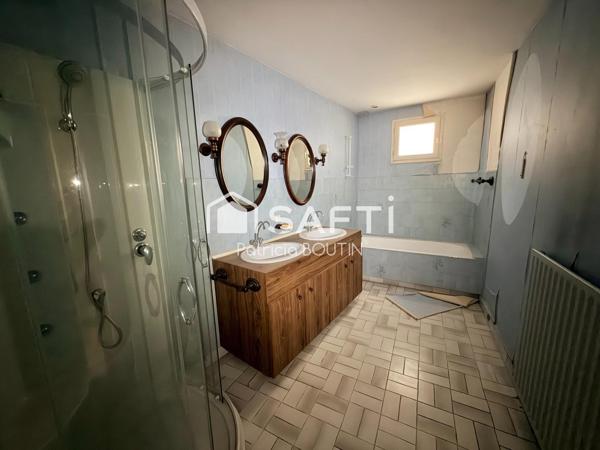 IMMEUBLE CENTRE VILLE A NIORT 150 m2 A RENOVER
