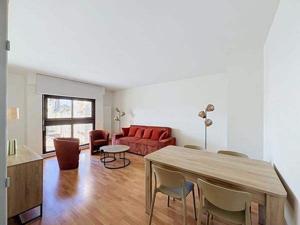 A LOUER T3 meublé avec parking 74 m² ANGERS GARE