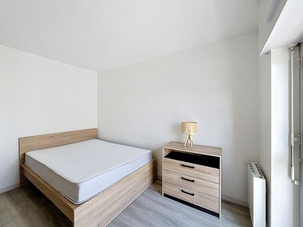 A LOUER T3 meublé avec parking 74 m² ANGERS GARE