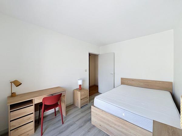 A LOUER T3 meublé avec parking 74 m² ANGERS GARE