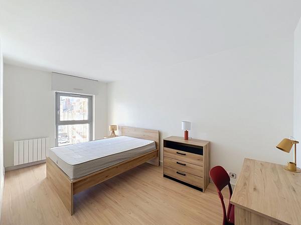 A LOUER T3 meublé avec parking 74 m² ANGERS GARE