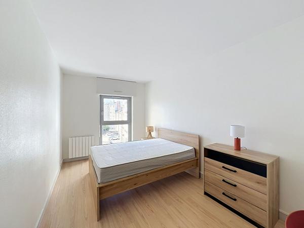 A LOUER T3 meublé avec parking 74 m² ANGERS GARE