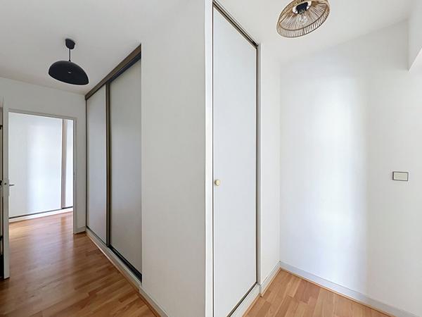 A LOUER T3 meublé avec parking 74 m² ANGERS GARE