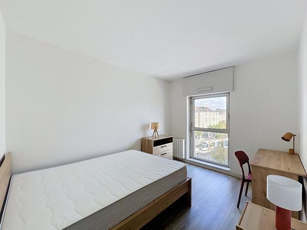 A LOUER T3 meublé avec parking 74 m² ANGERS GARE