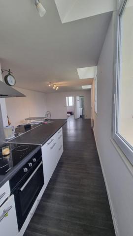 PLOUGONVELIN- APPARTEMENT AU CALME