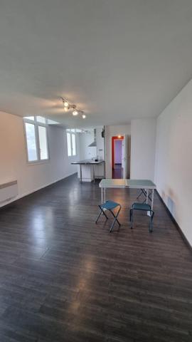 PLOUGONVELIN- APPARTEMENT AU CALME