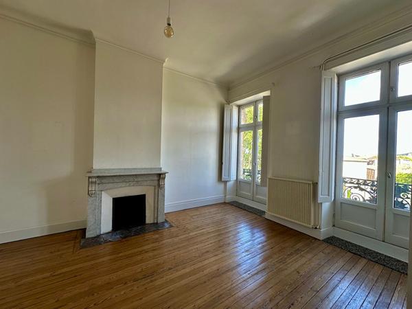 SPACIEUX APPARTEMENT EN CENTRE VILLE DE CARCASSONNE