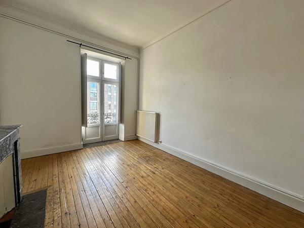 SPACIEUX APPARTEMENT EN CENTRE VILLE DE CARCASSONNE