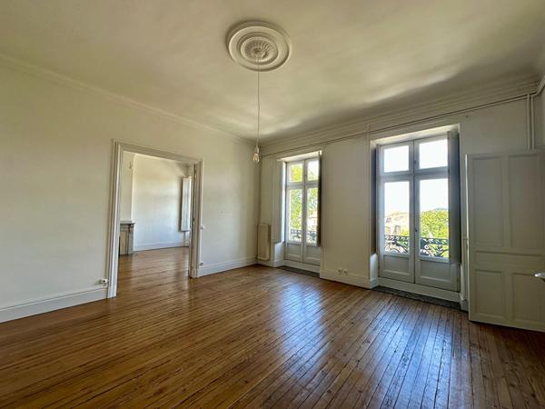SPACIEUX APPARTEMENT EN CENTRE VILLE DE CARCASSONNE
