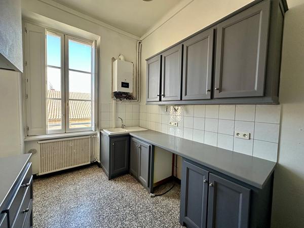 SPACIEUX APPARTEMENT EN CENTRE VILLE DE CARCASSONNE