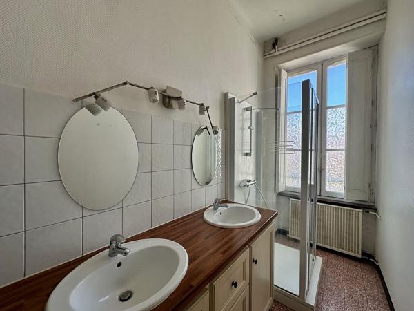 SPACIEUX APPARTEMENT EN CENTRE VILLE DE CARCASSONNE
