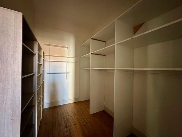 SPACIEUX APPARTEMENT EN CENTRE VILLE DE CARCASSONNE