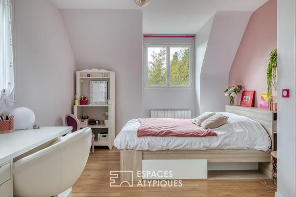Maison familiale avec extension contemporaine et jardin paysager