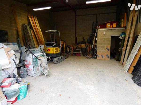 Local à usage professionnel