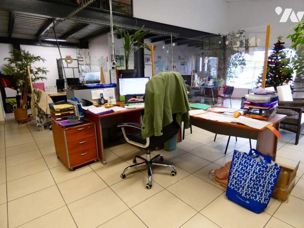 Local à usage professionnel