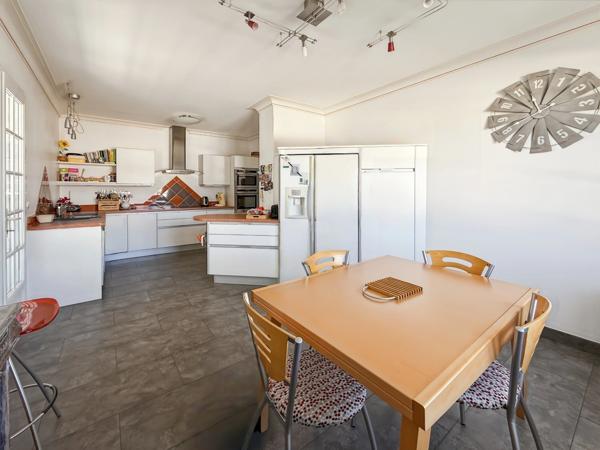 Dept de la Vienne (86) Maison contemporaine de 160 m² – Quartier recherché à l'est de la ville