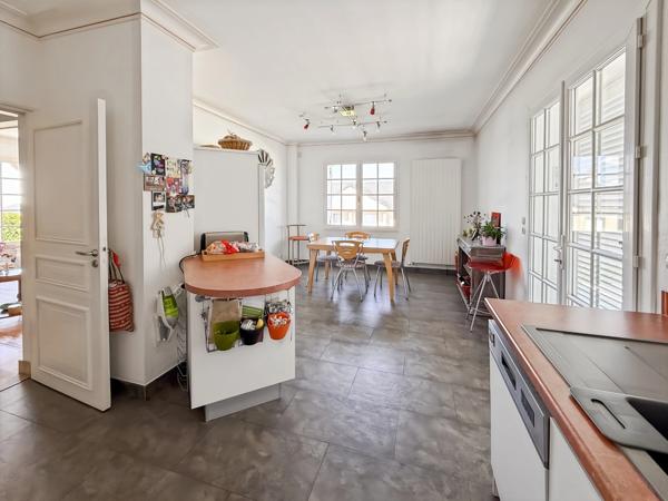 Dept de la Vienne (86) Maison contemporaine de 160 m² – Quartier recherché à l'est de la ville